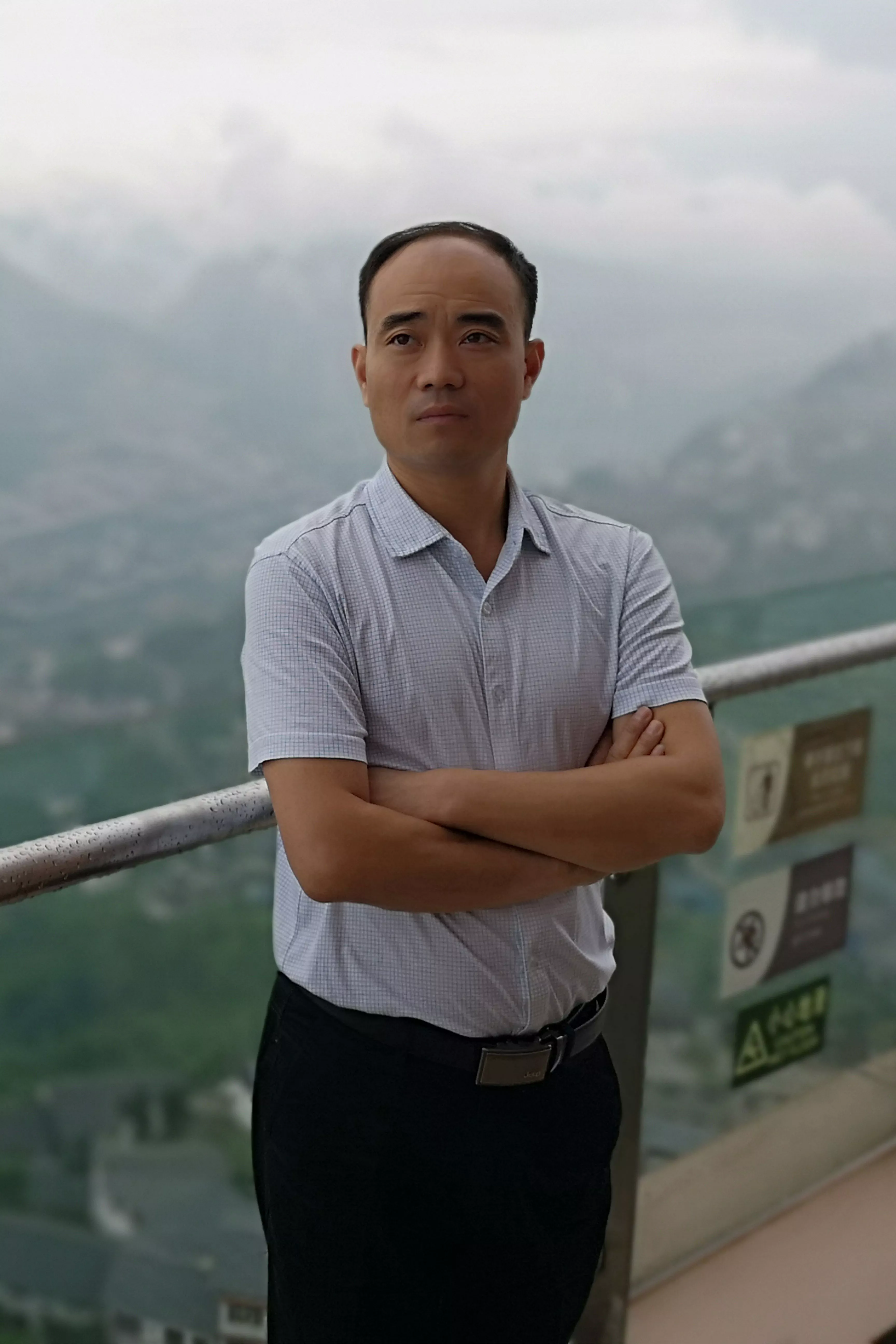 制片六组主任-鲜先锋